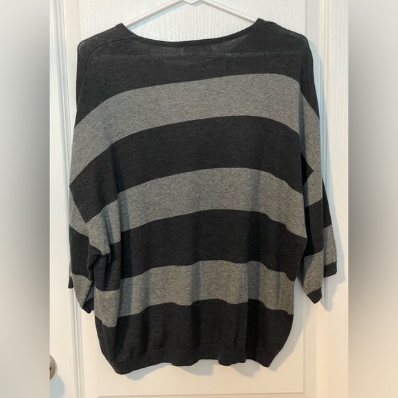 Women’s Oversized Blouse Size S - Picture 3 of 3